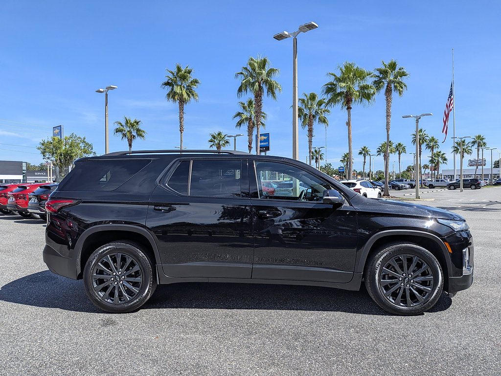 Used 2023 Chevrolet Traverse RS AWD/4WD image 2