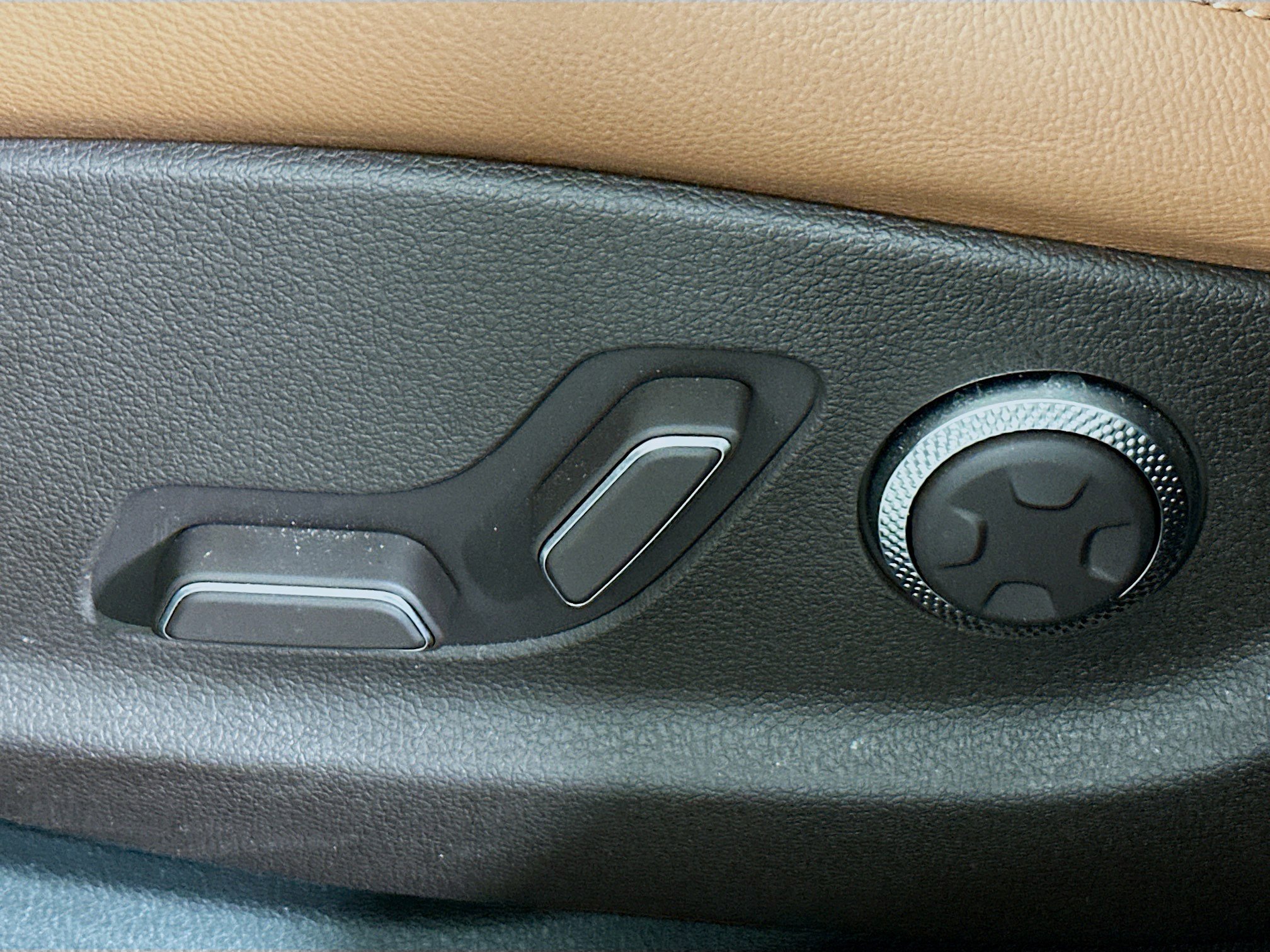 Used 2024 Genesis G80 2.5T image 13