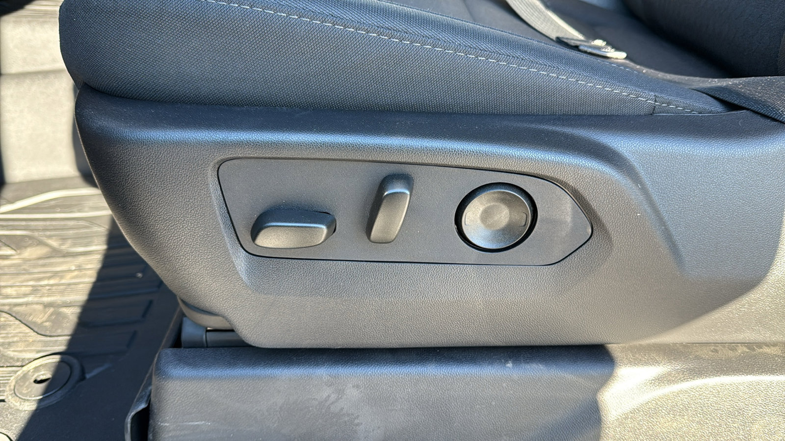 New 2026 GMC Sierra 3500 SLE image 9