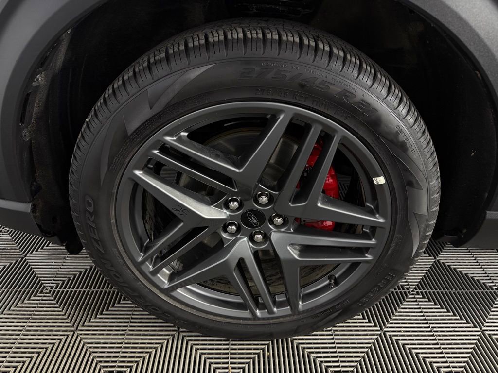 Used 2025 Ford Explorer ST-Line w/ ST-Line Street Pack image 11
