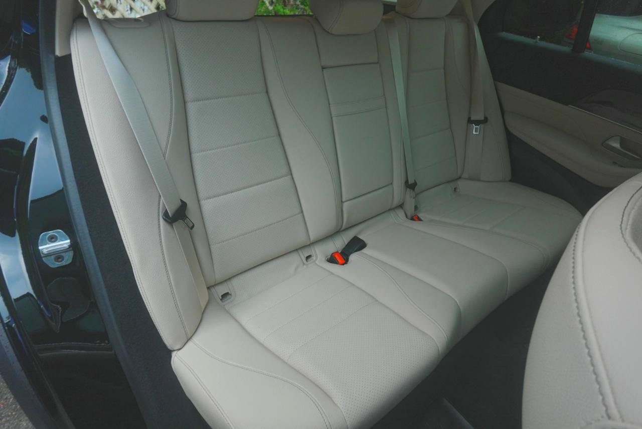 Used 2025 Mercedes-Benz GLE 450e 4MATIC image 12
