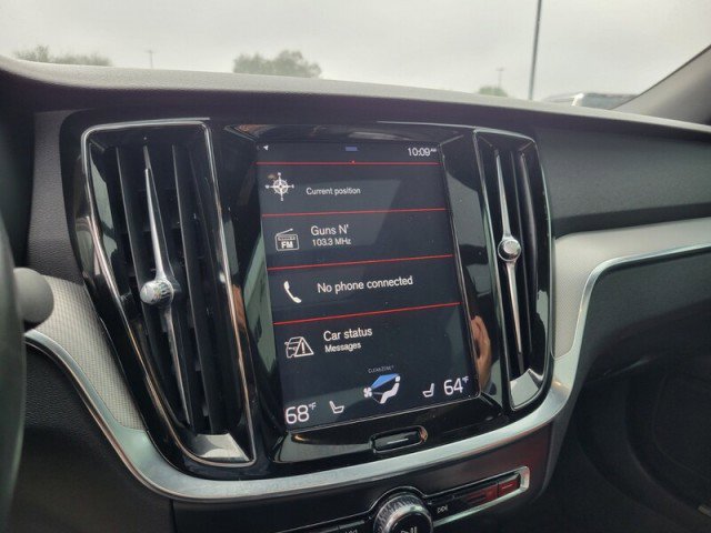 Used 2019 Volvo S60 T5 R-Design image 19