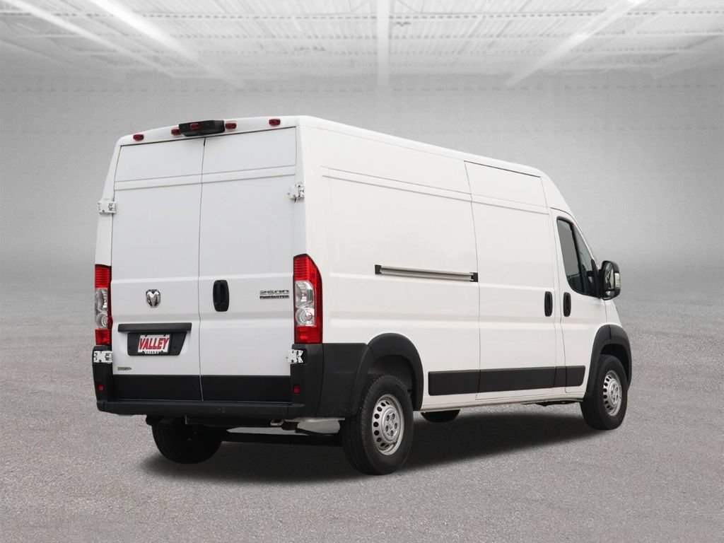 Used 2024 RAM ProMaster 2500 FWD image 11