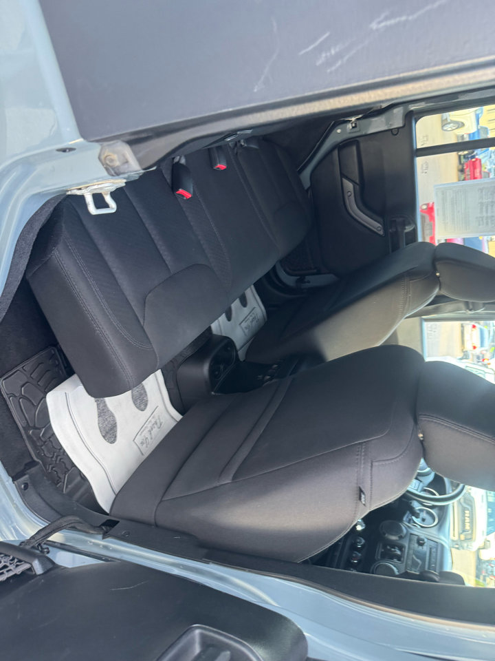 Used 2014 Jeep Wrangler Unlimited Sport w/ Dual Top Group image 12