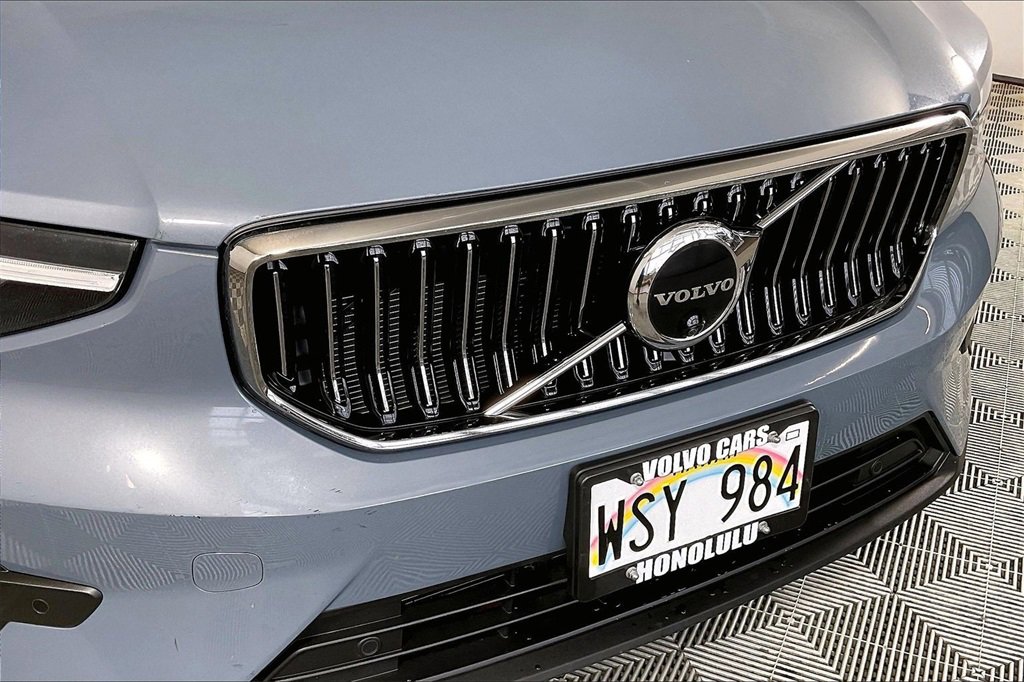 Used 2023 Volvo XC40 B4 Plus w/ Driver Assist Package image 30