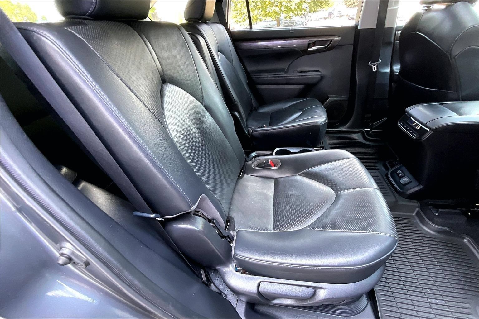 Used 2021 Toyota Highlander Limited AWD/4WD image 23