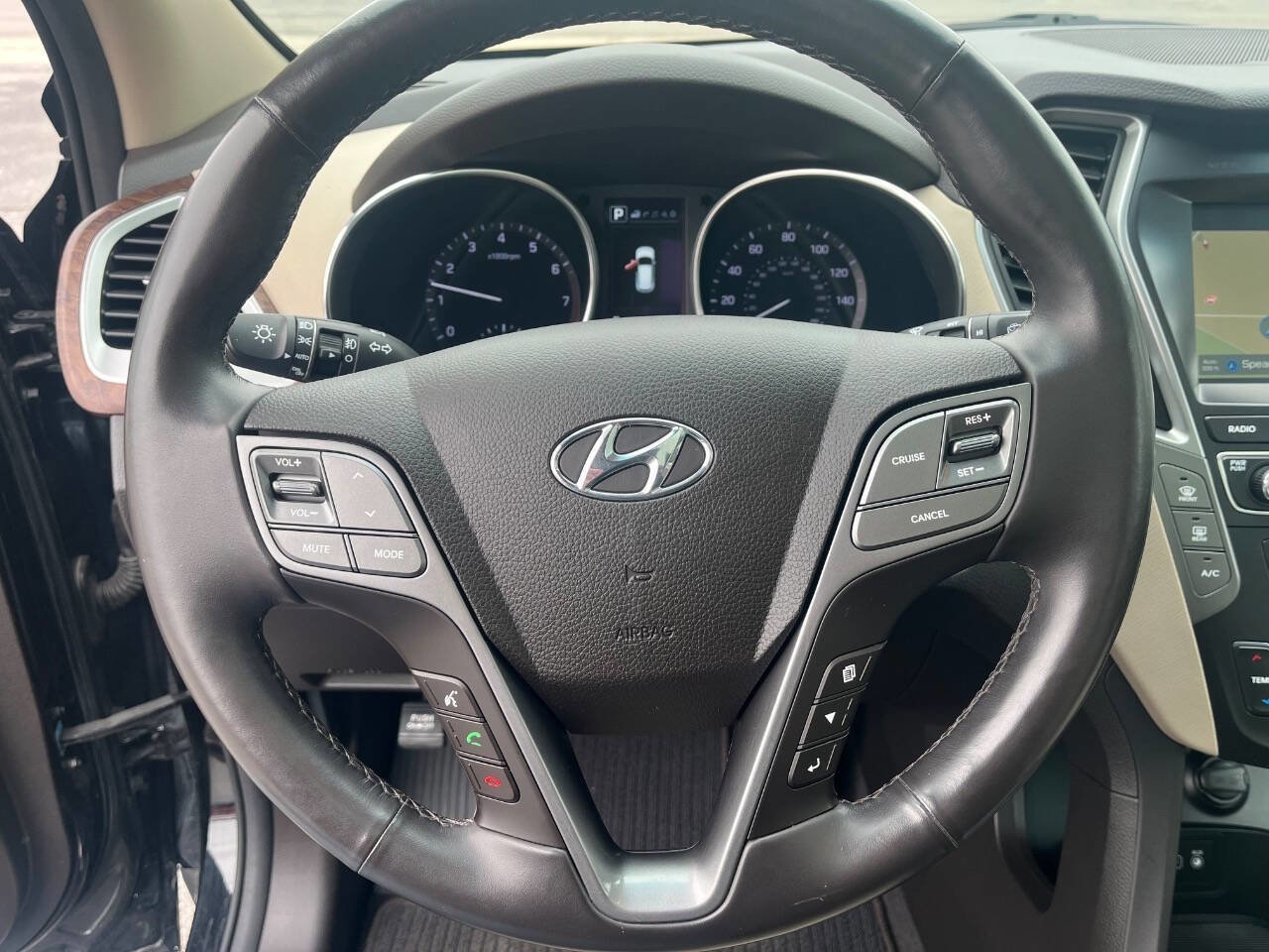 Used 2019 Hyundai Santa Fe XL image 18