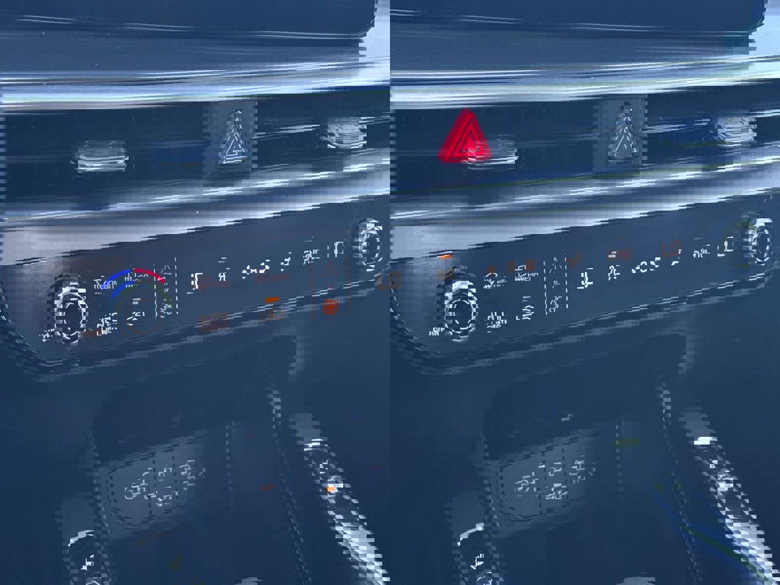 Used 2024 Kia Sorento S image 23