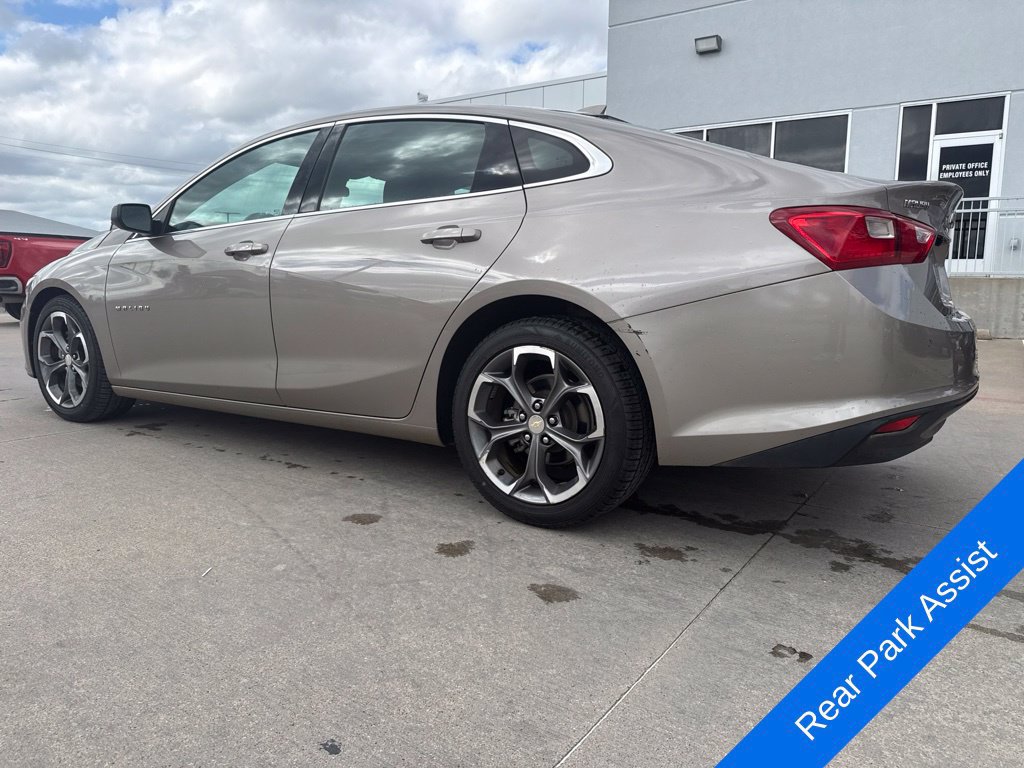 Used 2023 Chevrolet Malibu LT w/ Driver Confidence Package FWD image 4