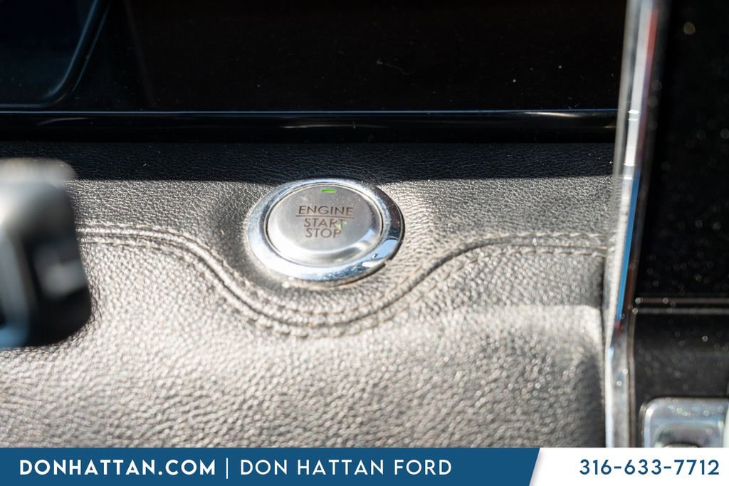 Used 2019 Lincoln Navigator Reserve image 13
