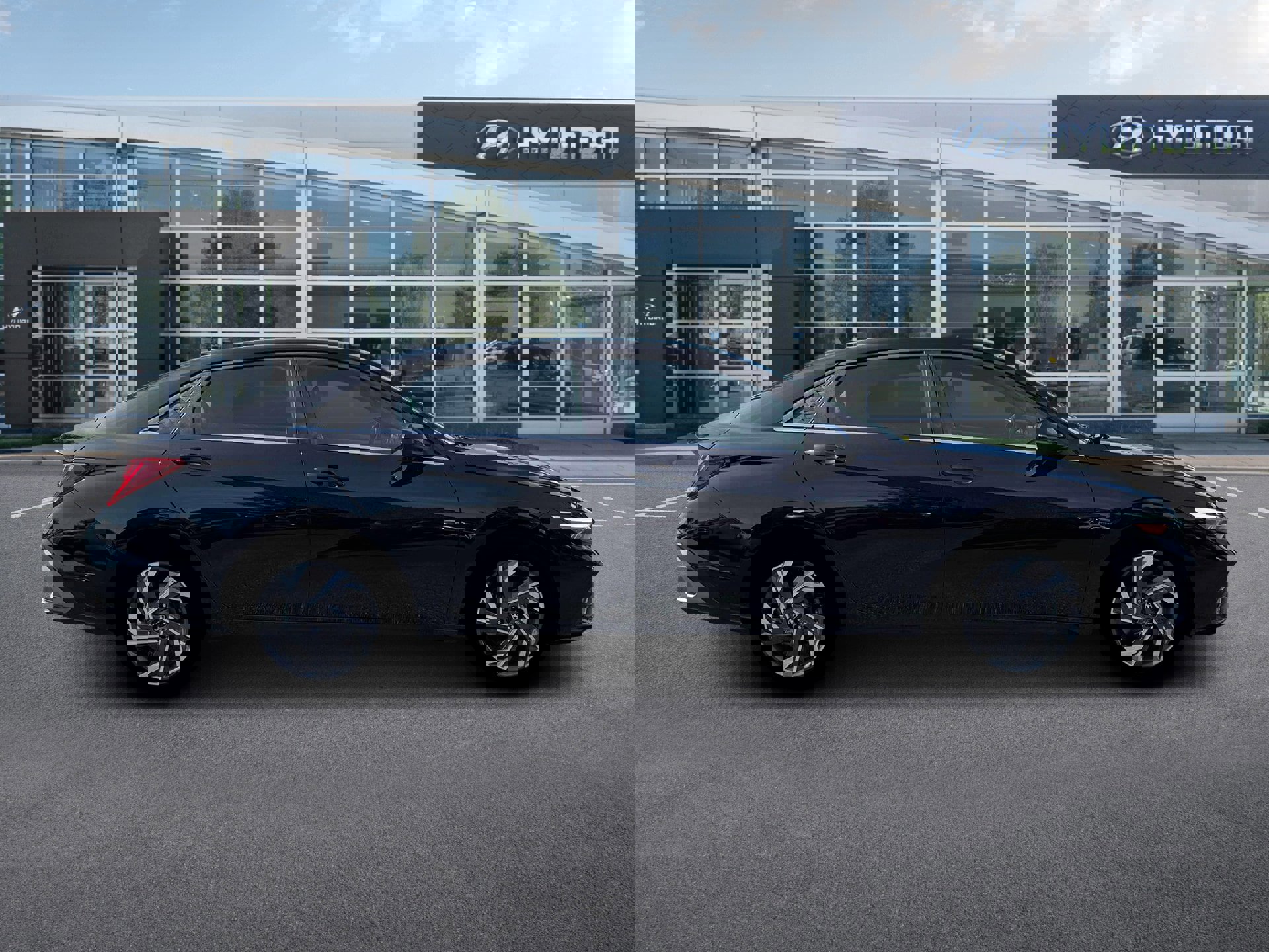 New 2026 Hyundai Elantra Limited FWD image 9