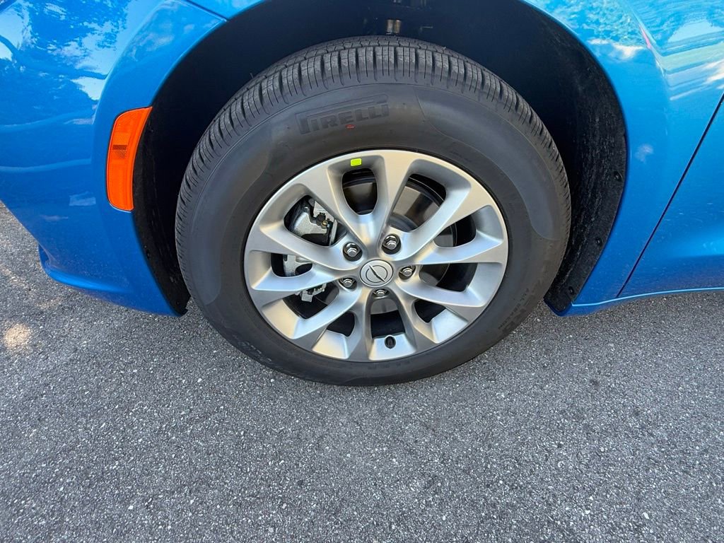 New 2026 Chrysler Pacifica Limited image 33