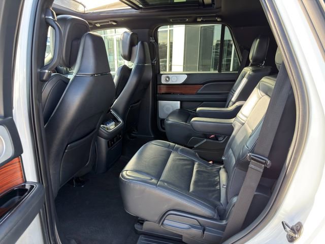 Used 2024 Lincoln Navigator Reserve AWD/4WD image 16
