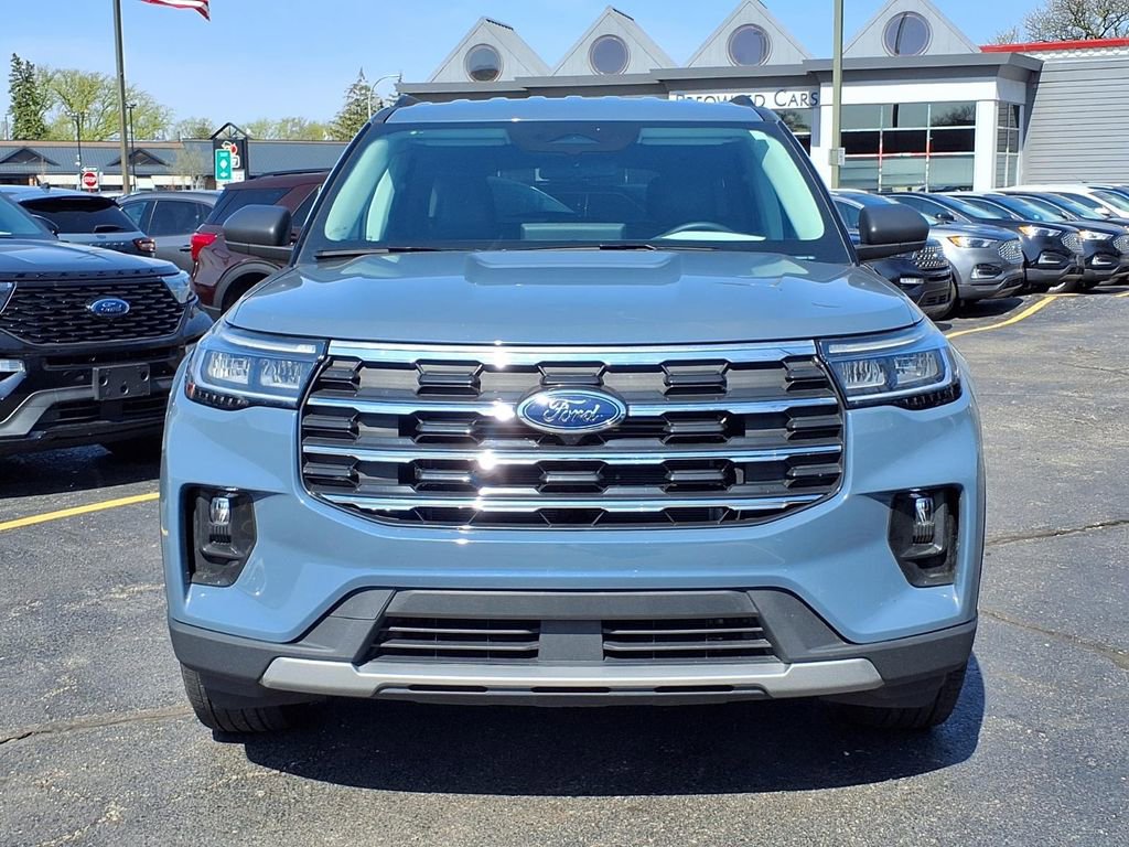 Used 2025 Ford Explorer Active w/ Active Comfort Package AWD/4WD image 6