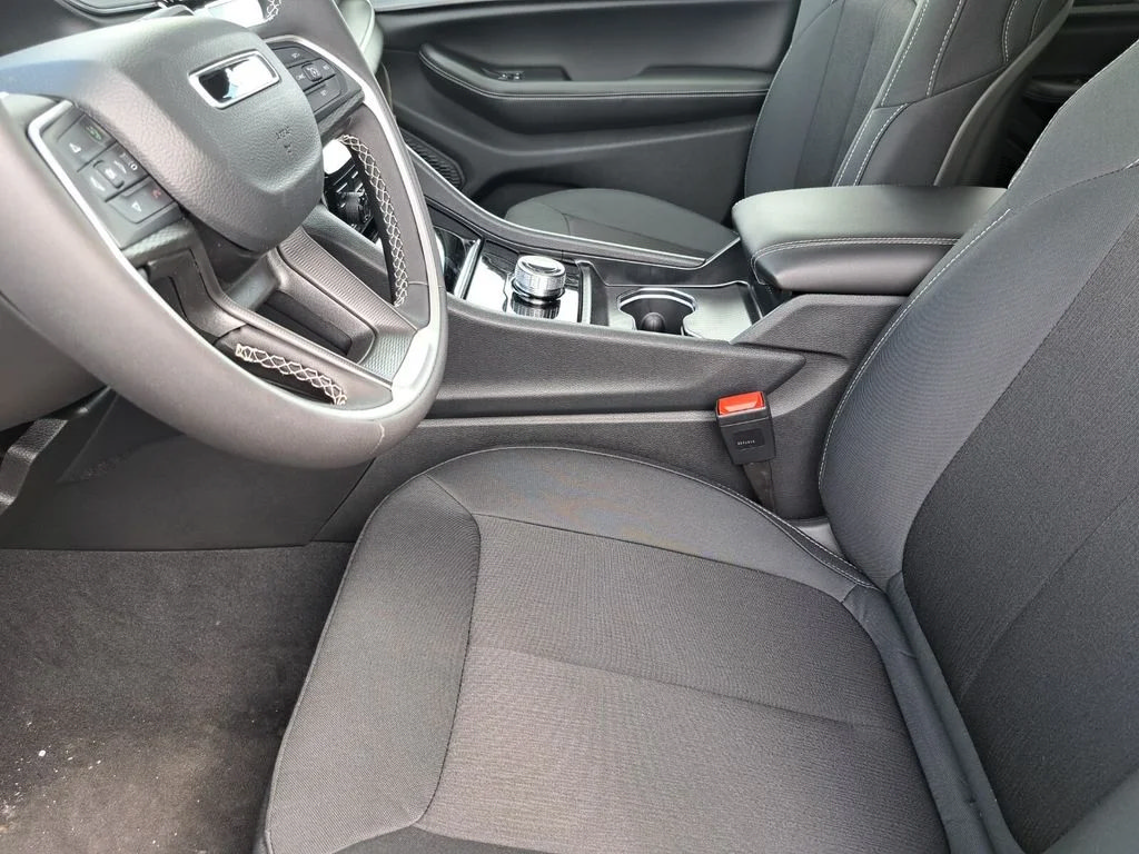 New 2026 Jeep Grand Cherokee Laredo RWD image 16
