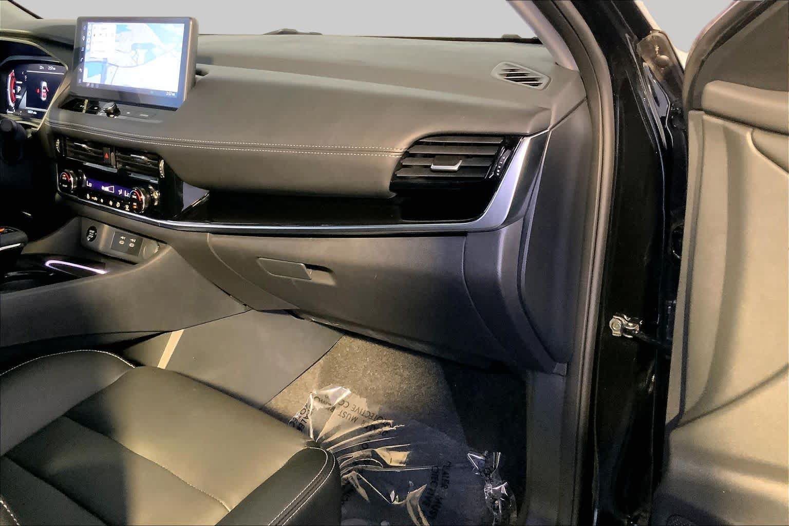 Used 2024 Nissan Rogue SL AWD/4WD image 19