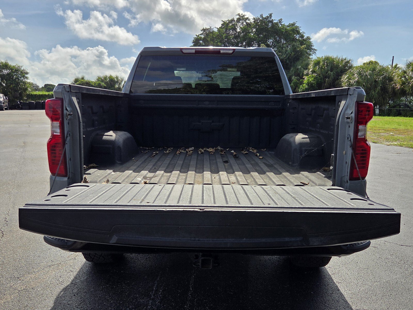 Used 2025 Chevrolet Silverado 1500 Custom Trail Boss w/ Dark Appearance Package AWD/4WD image 13