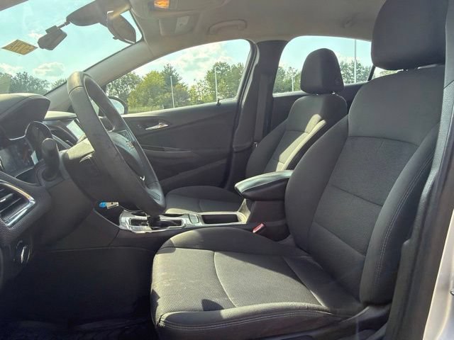 Used 2017 Chevrolet Cruze LT FWD image 20