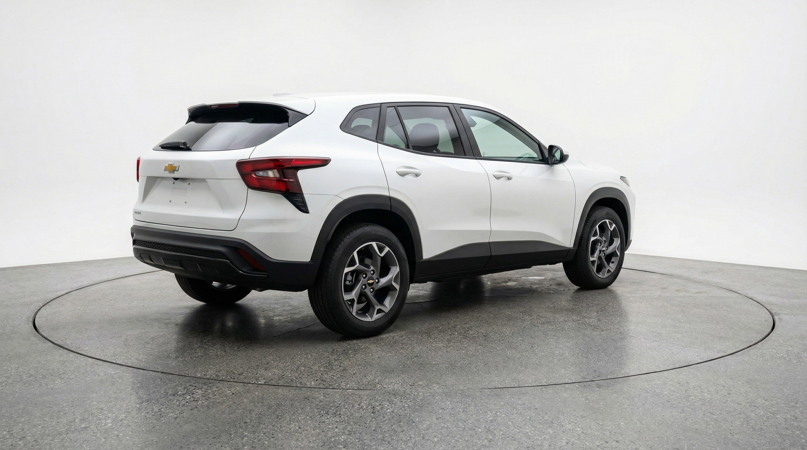 Used 2025 Chevrolet Trax LT FWD image 9