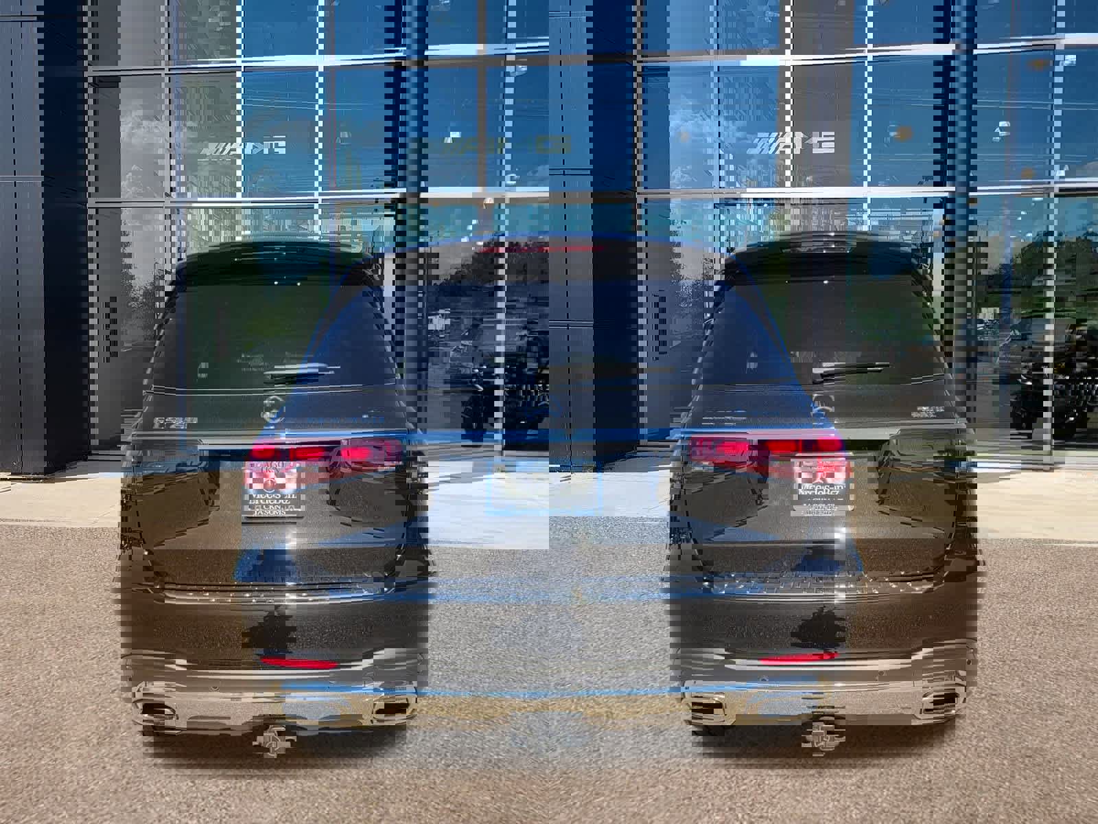 Used 2024 Mercedes-Benz GLS 450 4MATIC image 5