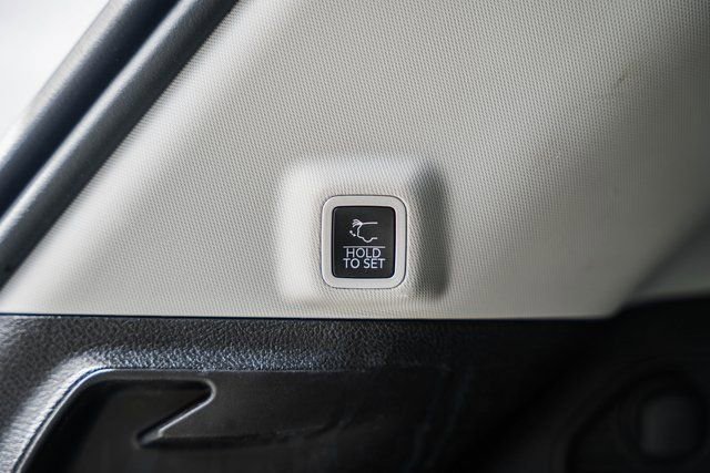 Used 2022 Jeep Grand Cherokee Limited 4xe image 22