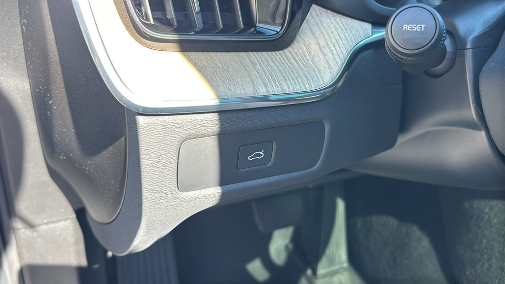 New 2027 Volvo XC60 B5 Plus AWD/4WD image 15