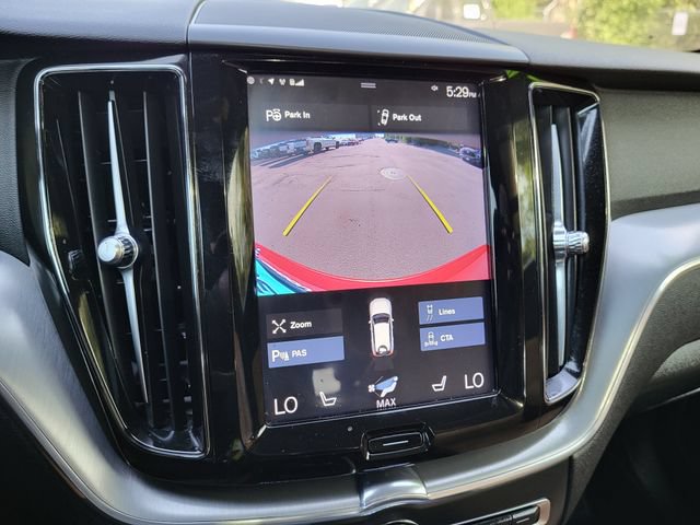 Used 2018 Volvo XC60 T5 Momentum w/ Convenience Package AWD/4WD image 17