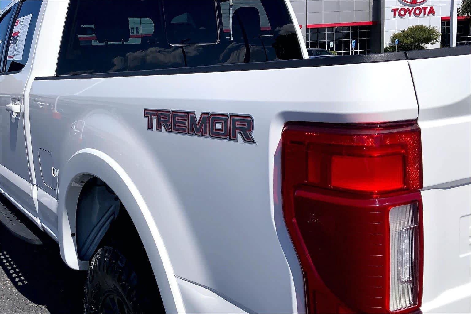 Used 2022 Ford F250 Lariat w/ Tremor Off-Road Package AWD/4WD image 10