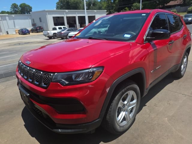 Used 2023 Jeep Compass Sport AWD/4WD image 1