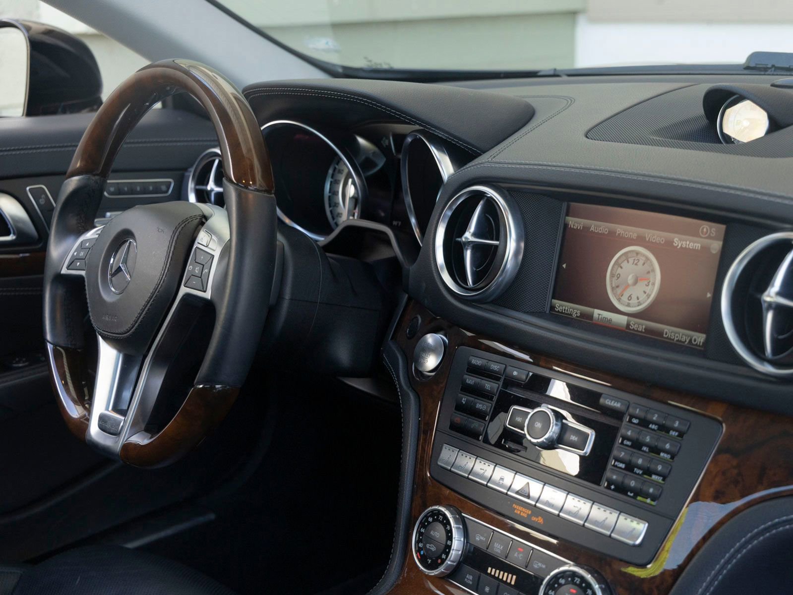 Used 2014 Mercedes-Benz SL 550 image 24