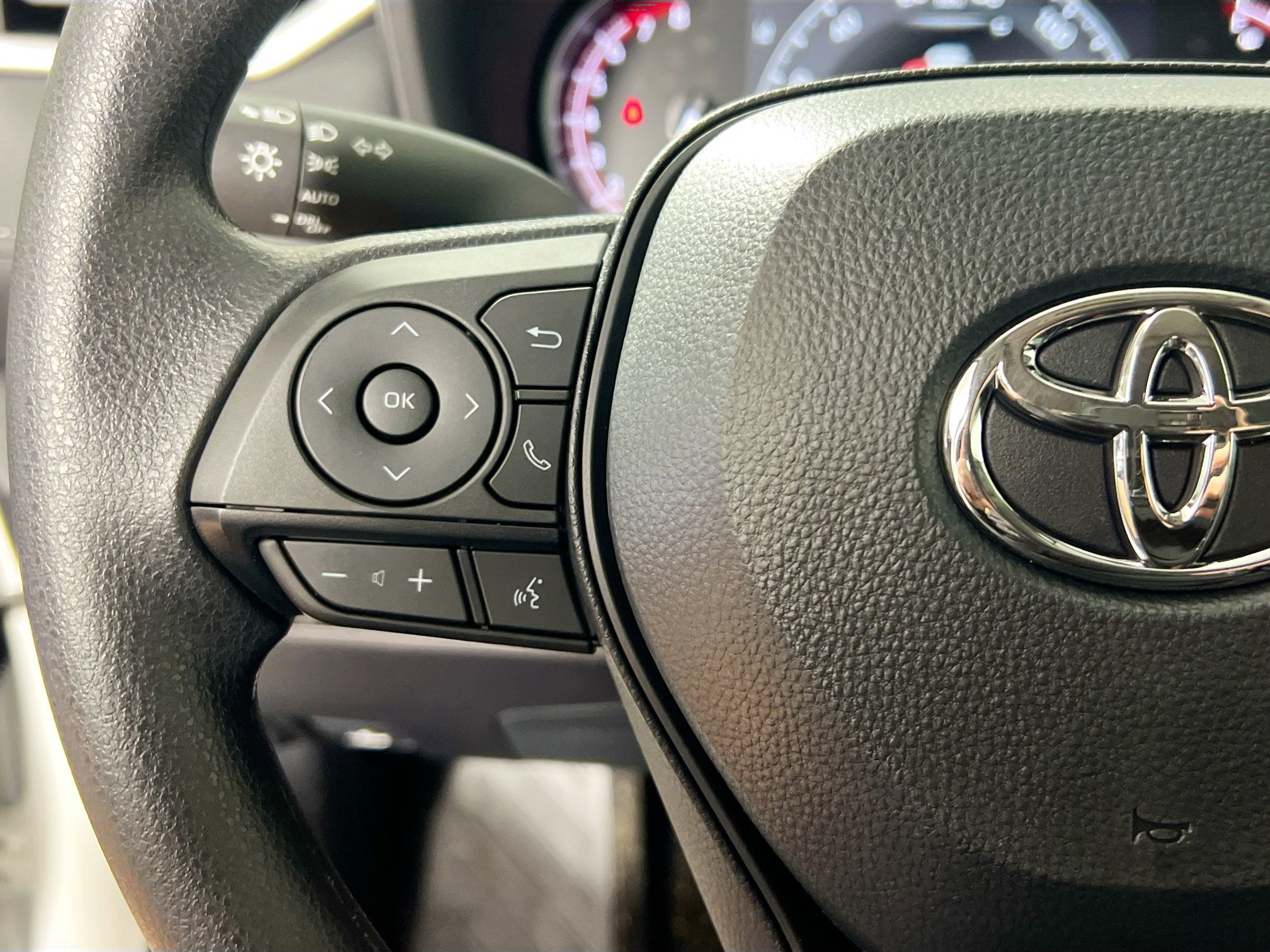 New 2025 Toyota RAV4 XLE image 18