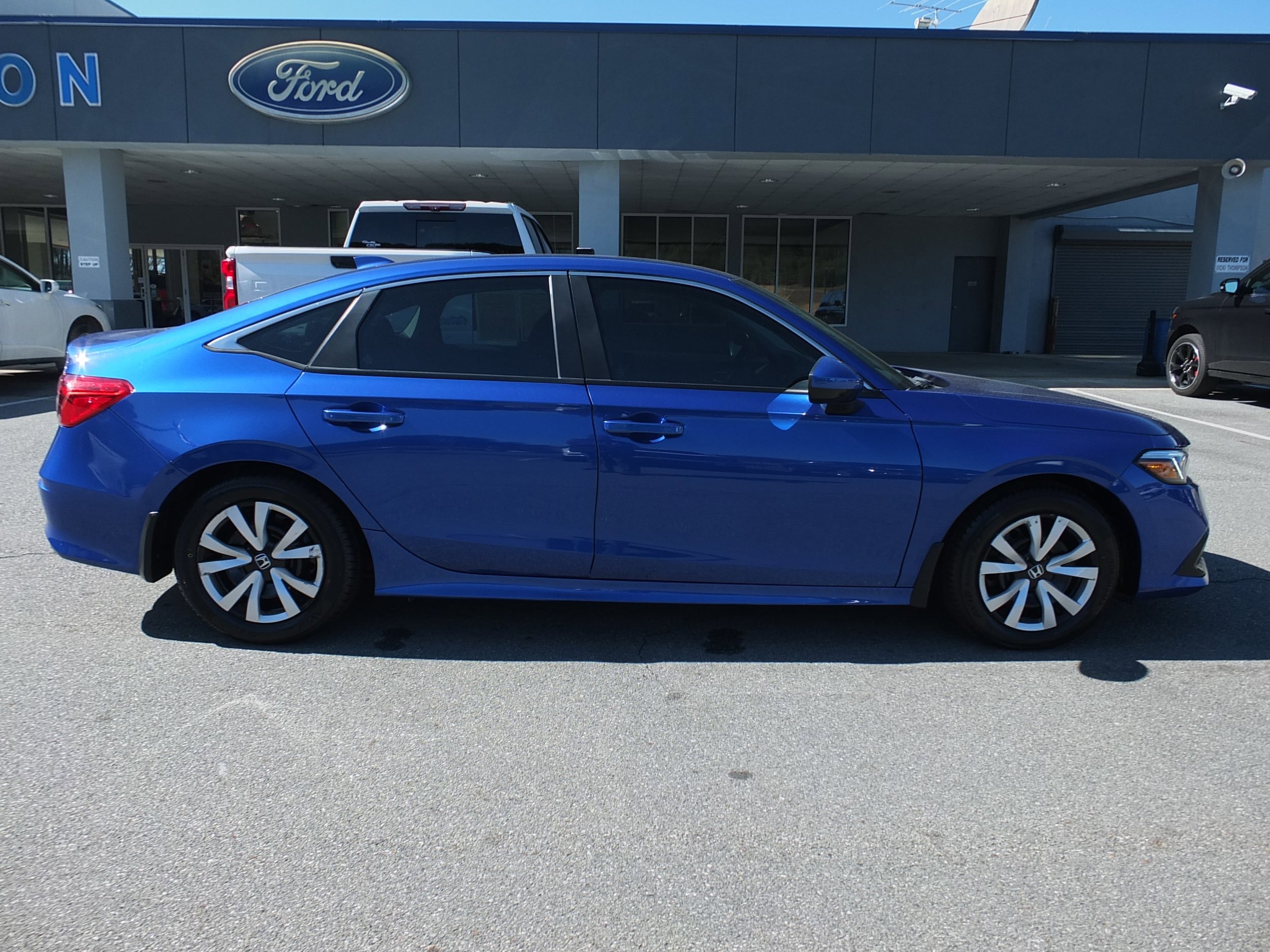 Used 2022 Honda Civic LX image 2