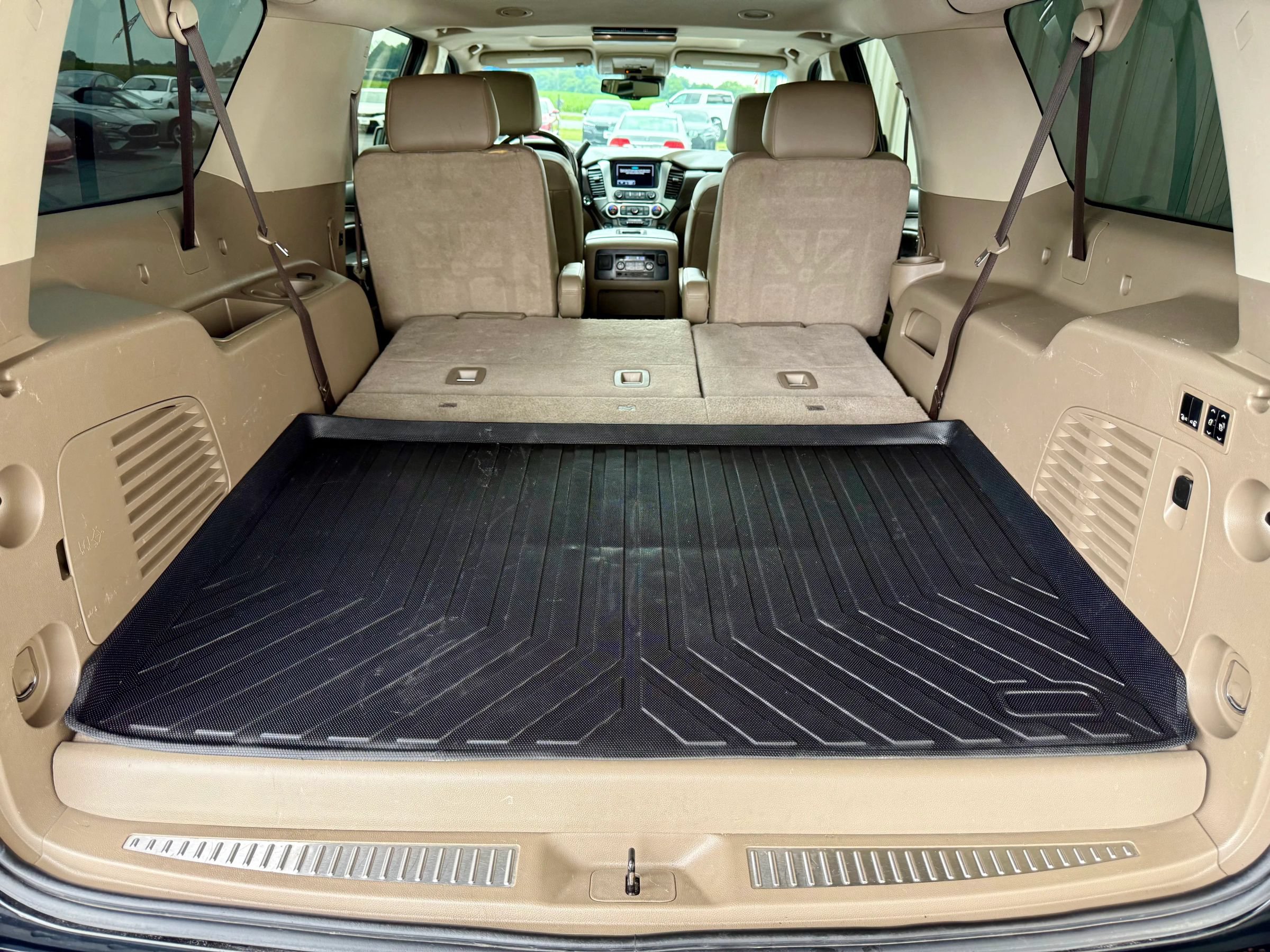 Used 2020 Chevrolet Suburban Premier AWD/4WD image 7