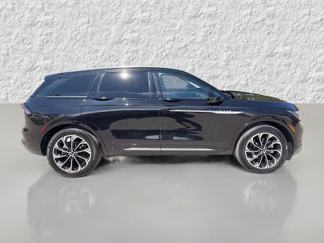 Used 2024 Lincoln Nautilus Reserve image 2