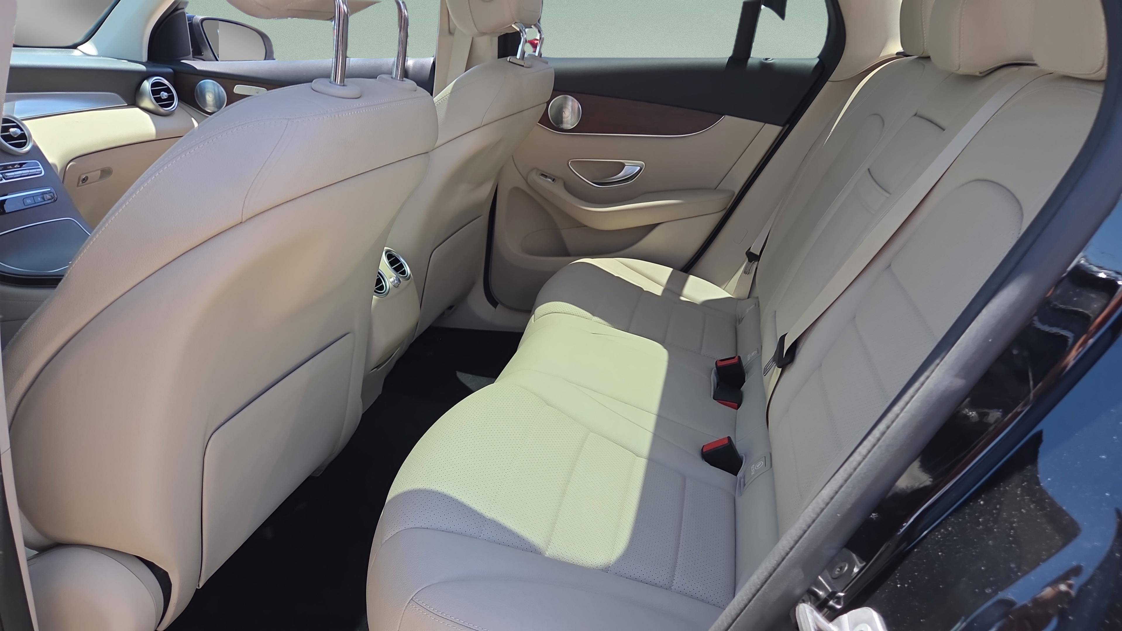 Used 2020 Mercedes-Benz GLC 300 4MATIC image 11