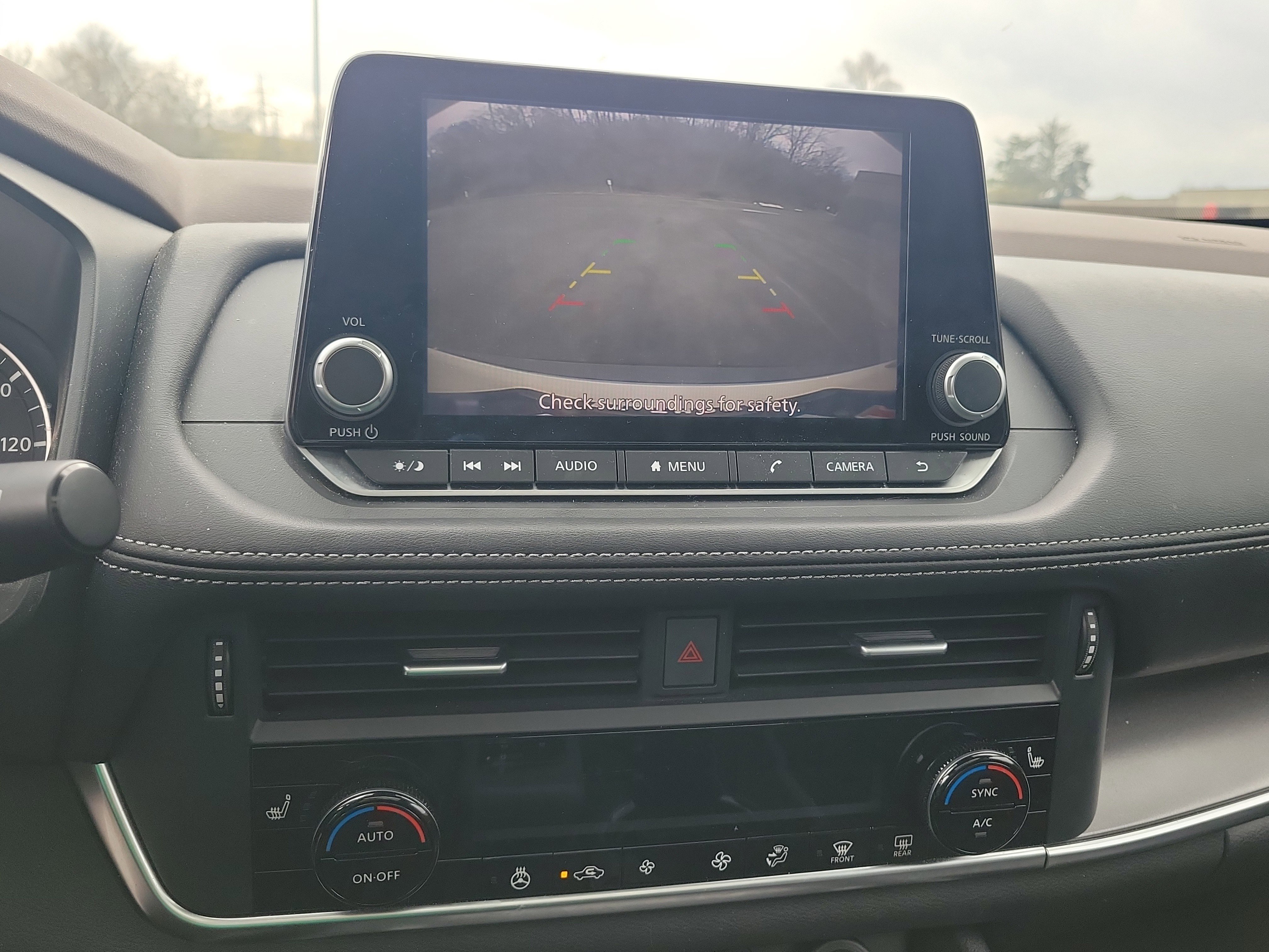 Used 2023 Nissan Rogue SV w/ SV Premium Package image 16