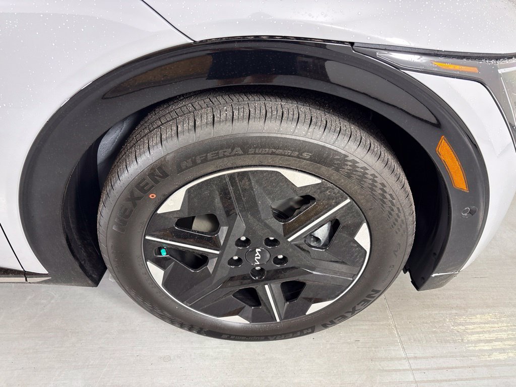 New 2026 Kia EV6 Wind RWD image 11