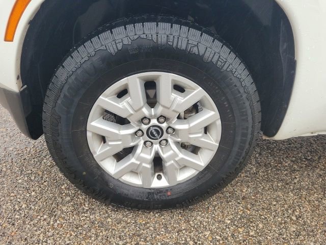 Used 2023 Nissan Frontier SV image 26