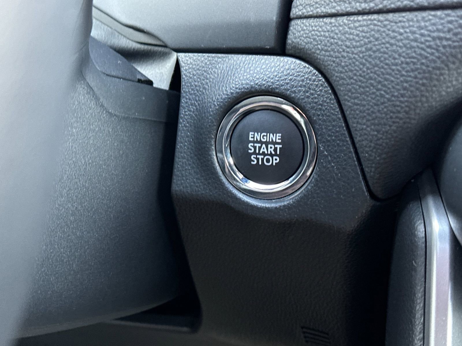 Used 2025 Toyota RAV4 XLE Premium FWD image 24