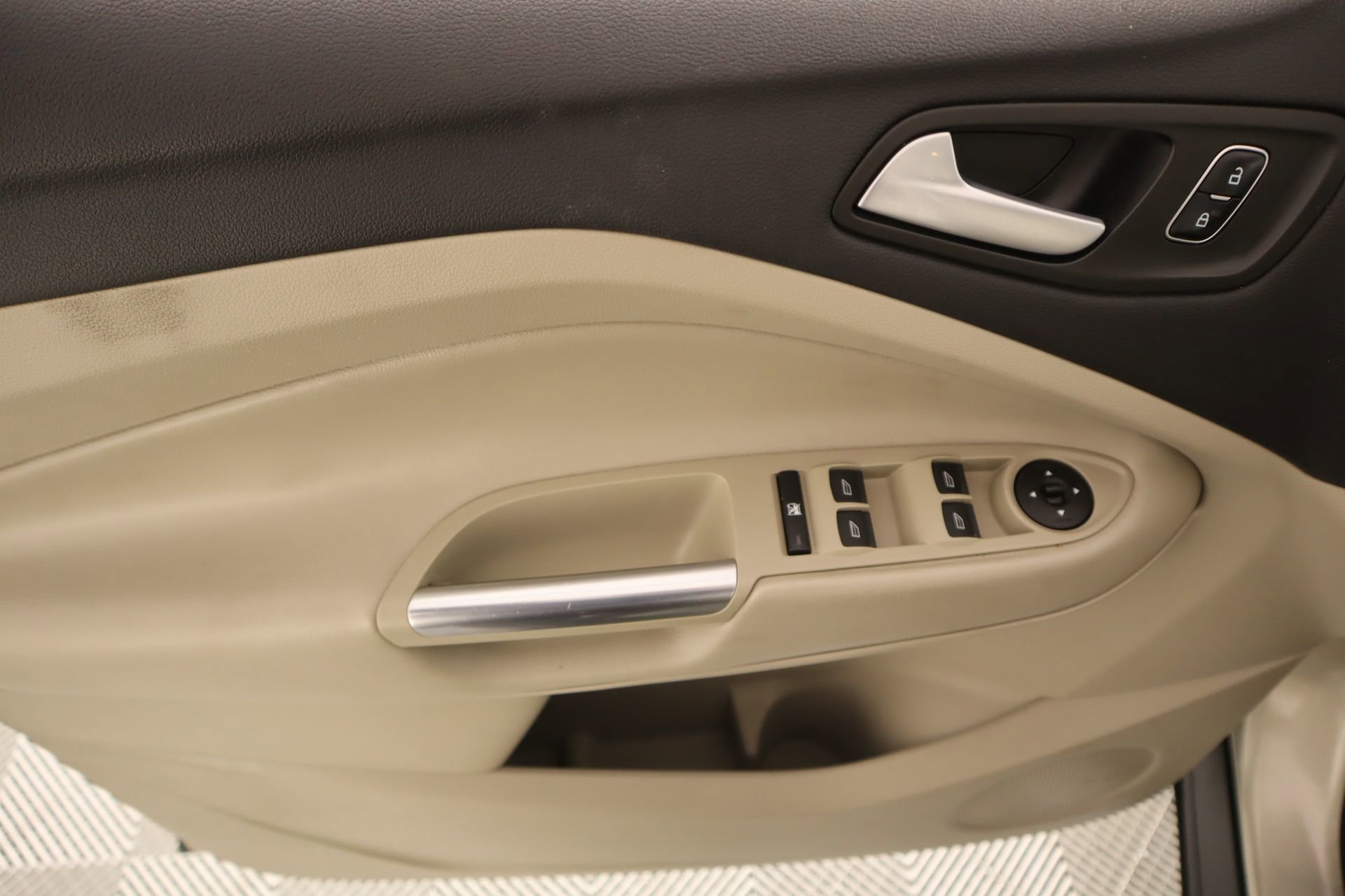 Used 2018 Ford Escape SEL image 15