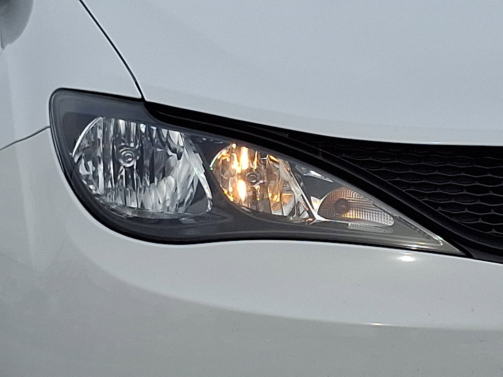 Used 2024 Chrysler Voyager LX image 9