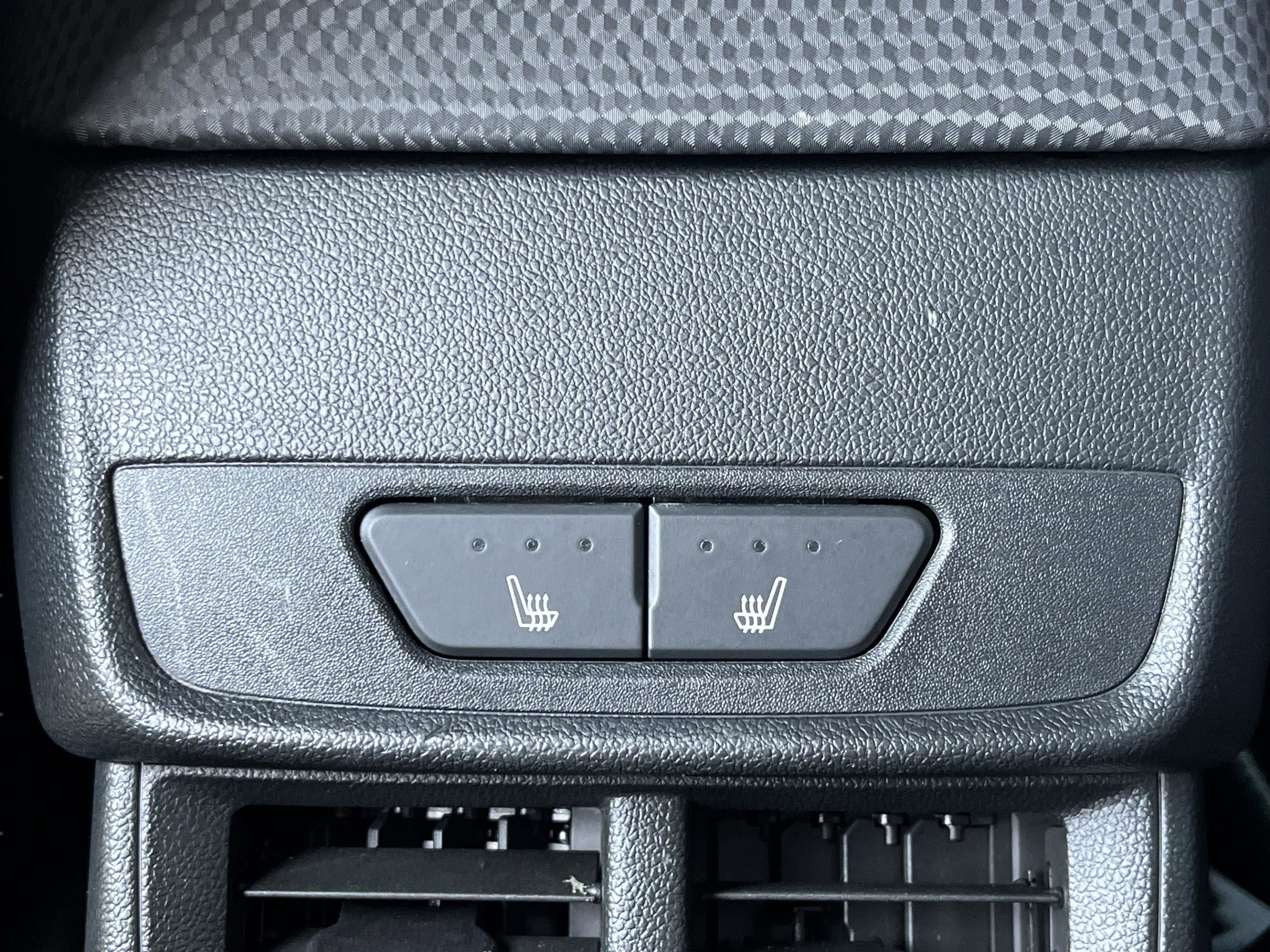 Used 2025 Chevrolet Equinox RS w/ Safety and Technology Package FWD image 12