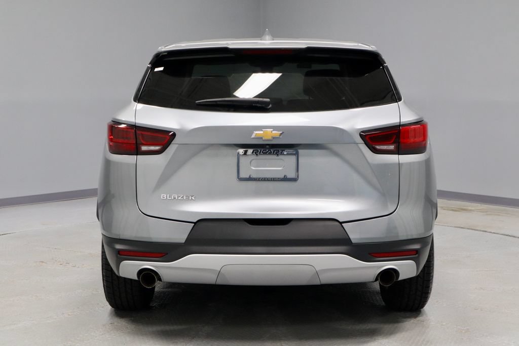 Used 2025 Chevrolet Blazer LT FWD image 10