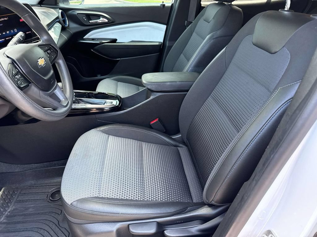 Used 2024 Chevrolet Trax LT FWD image 15