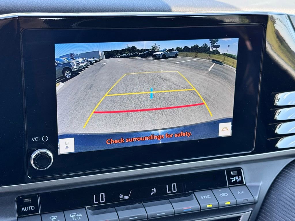 Used 2025 Toyota Camry SE w/ Convenience Package FWD image 16