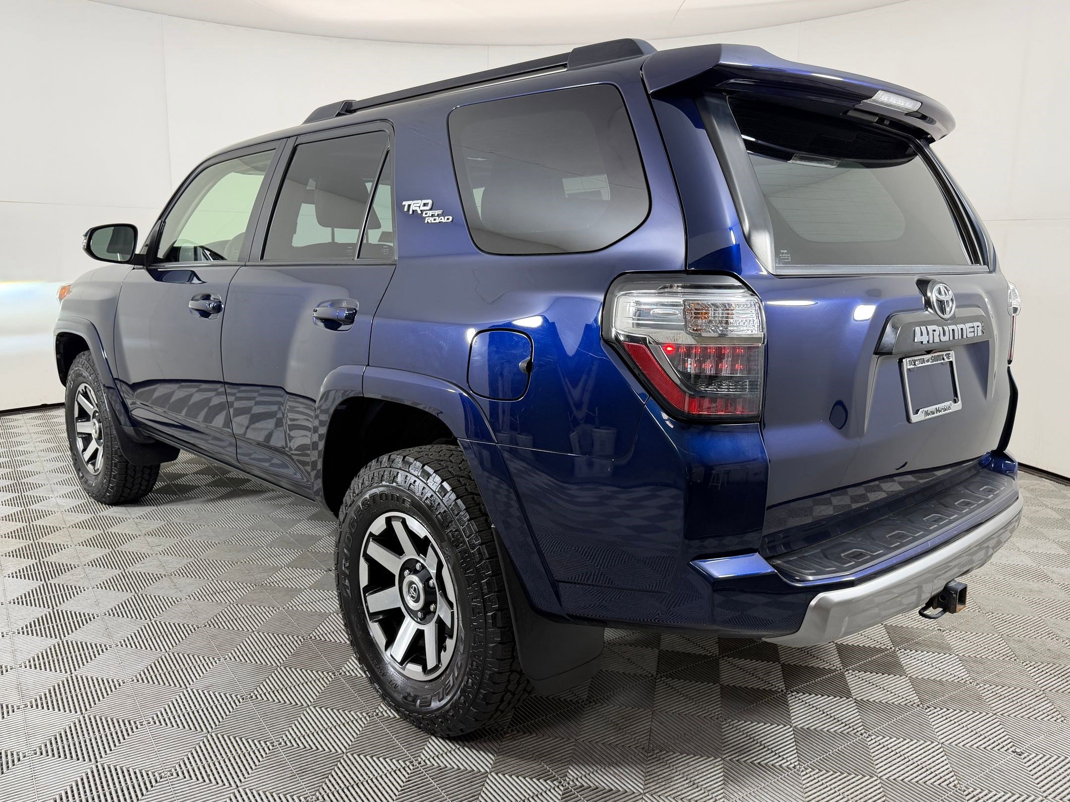 Used 2021 Toyota 4Runner TRD Off-Road Premium w/ Moonroof Package AWD/4WD image 3
