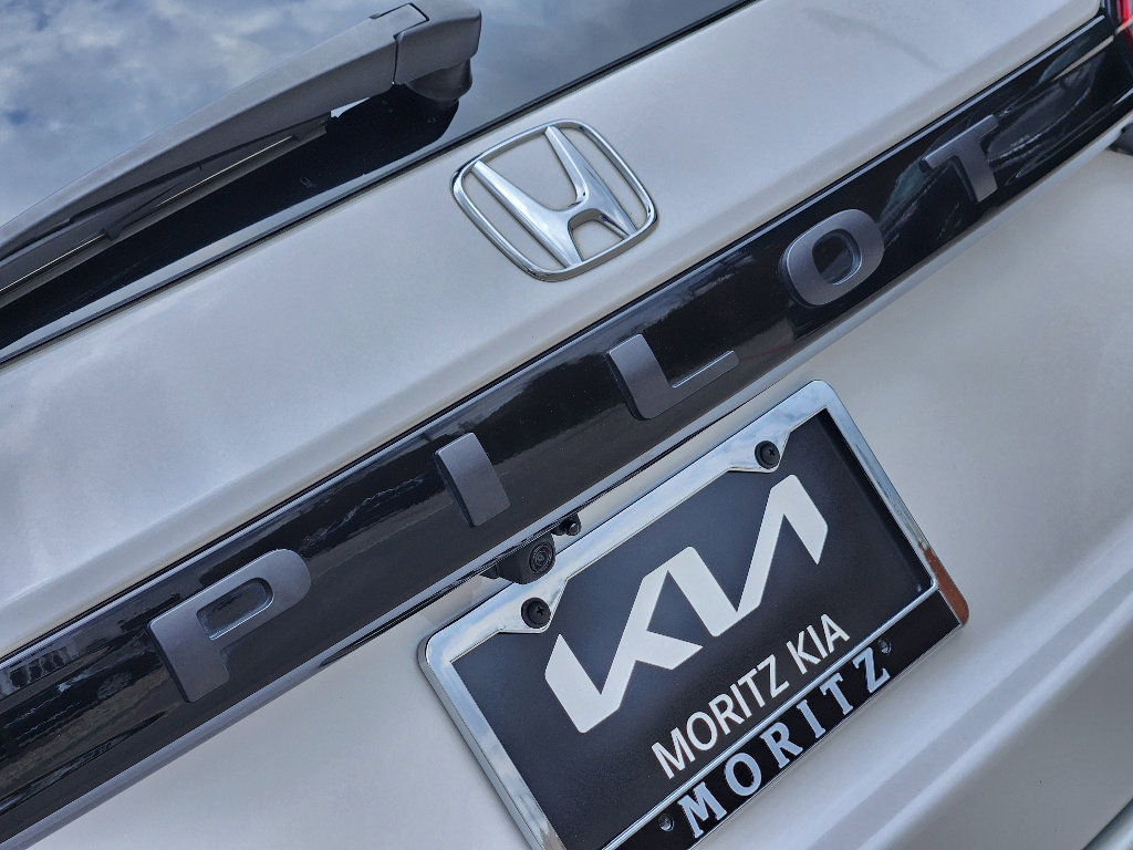Used 2024 Honda Pilot Touring image 13
