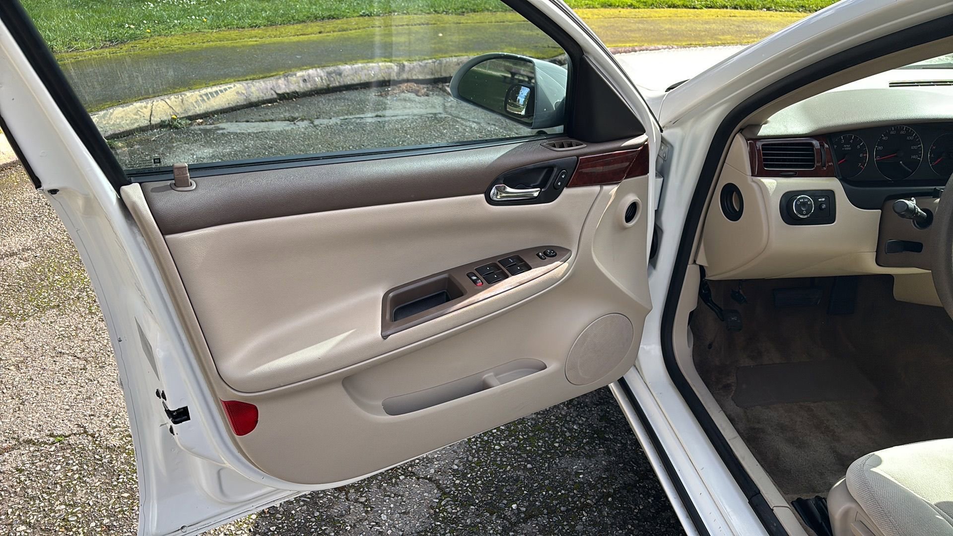 Used 2007 Chevrolet Impala LT image 22