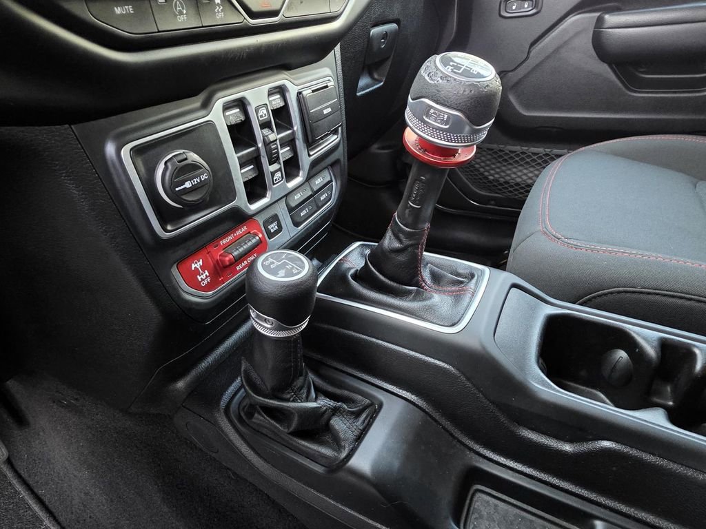 Used 2018 Jeep Wrangler Unlimited Rubicon AWD/4WD image 24