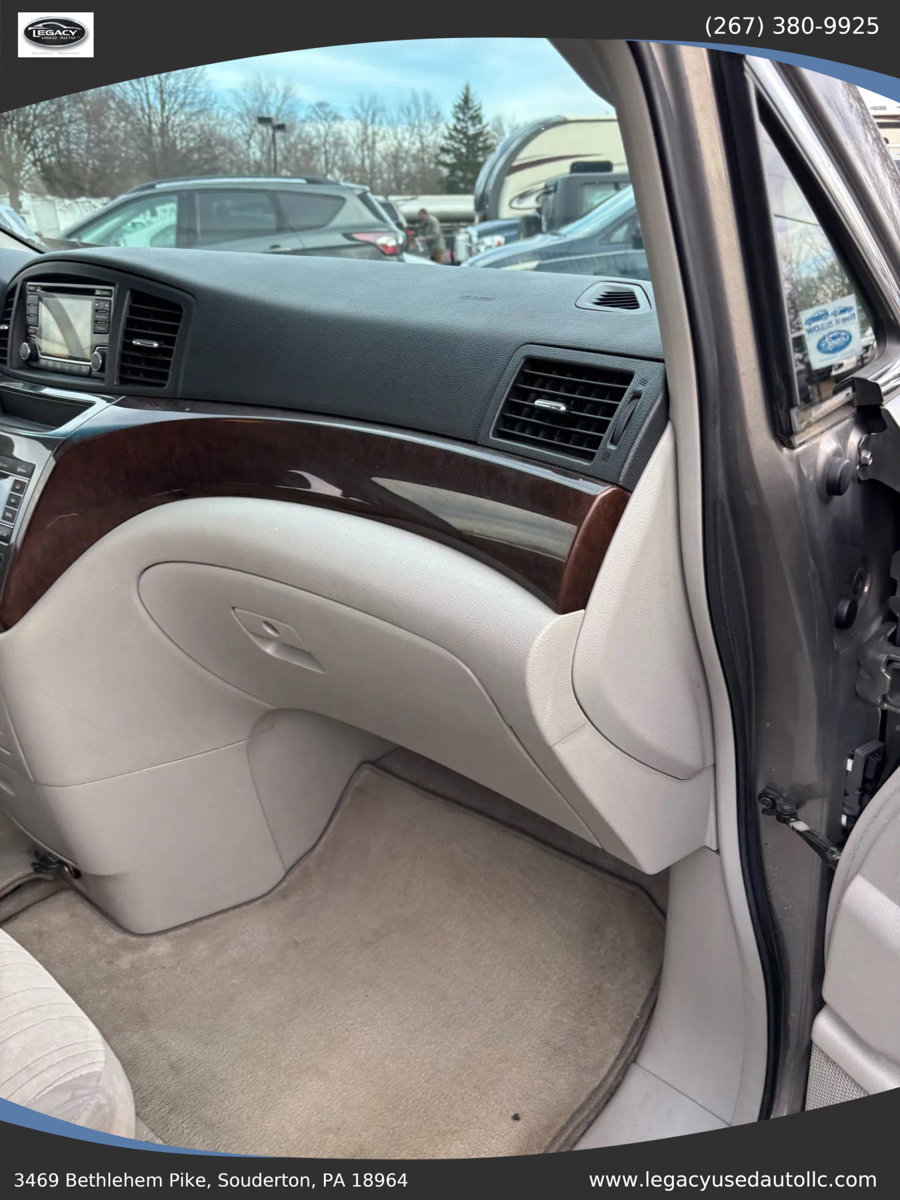 Used 2017 Nissan Quest SV image 30